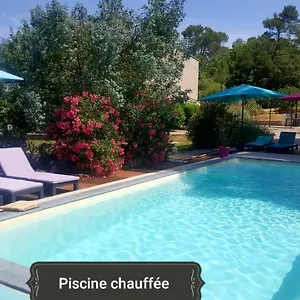 https://la-bastide-de-l39issole.fr-provencehotel.com